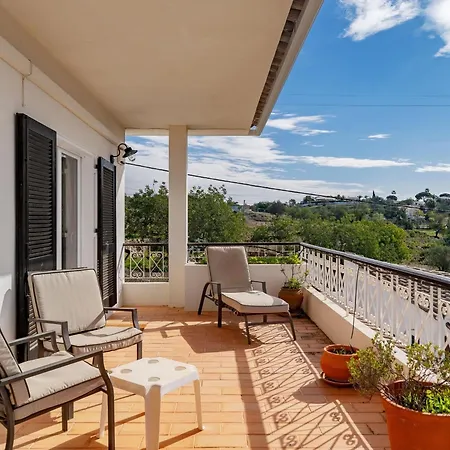 Villa Lumineuse Avec Grande Piscine Pres D'albufeira - Pt-1-42 *